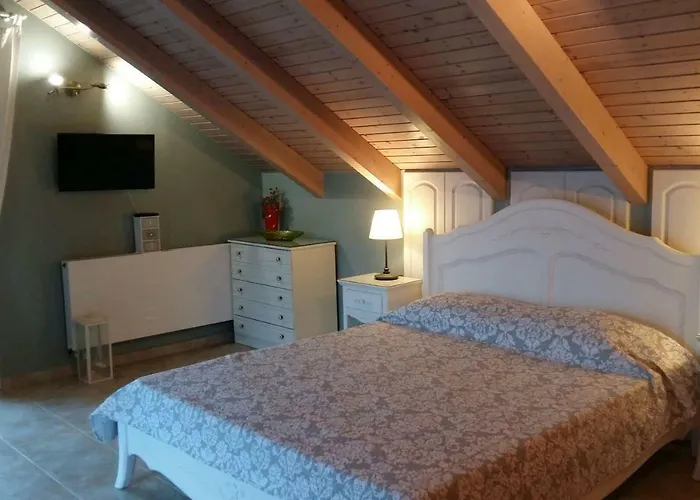 Lodge Margarita's Attic-the Loft Spartià